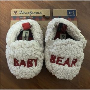 NWT. Memory foam baby slippers 6-9 months